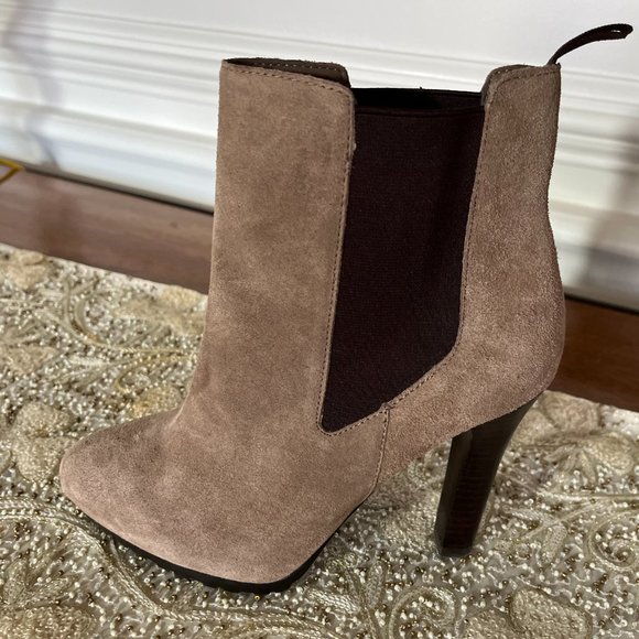 RALPH LAUREN BROWN SUEDE MYLAH CHELSEA PULL ON ANKLE BOOTS W/HEEL - 7.5 - NEW - Picture 8 of 9